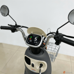 ION R20 Cream Grey Digital Display and Handlebar Controls - Speed 5 Battery 55