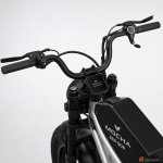 MOCHA ZEN-QOR Handlebar Display and Controls Close-up - MOCHA ZEN-QOR Digital Screen