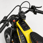 RAEV RAVE BULLET GTX Handlebar Controls Close-up - Brake Levers Throttle Display